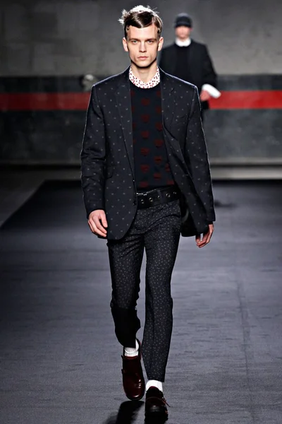 Look 26